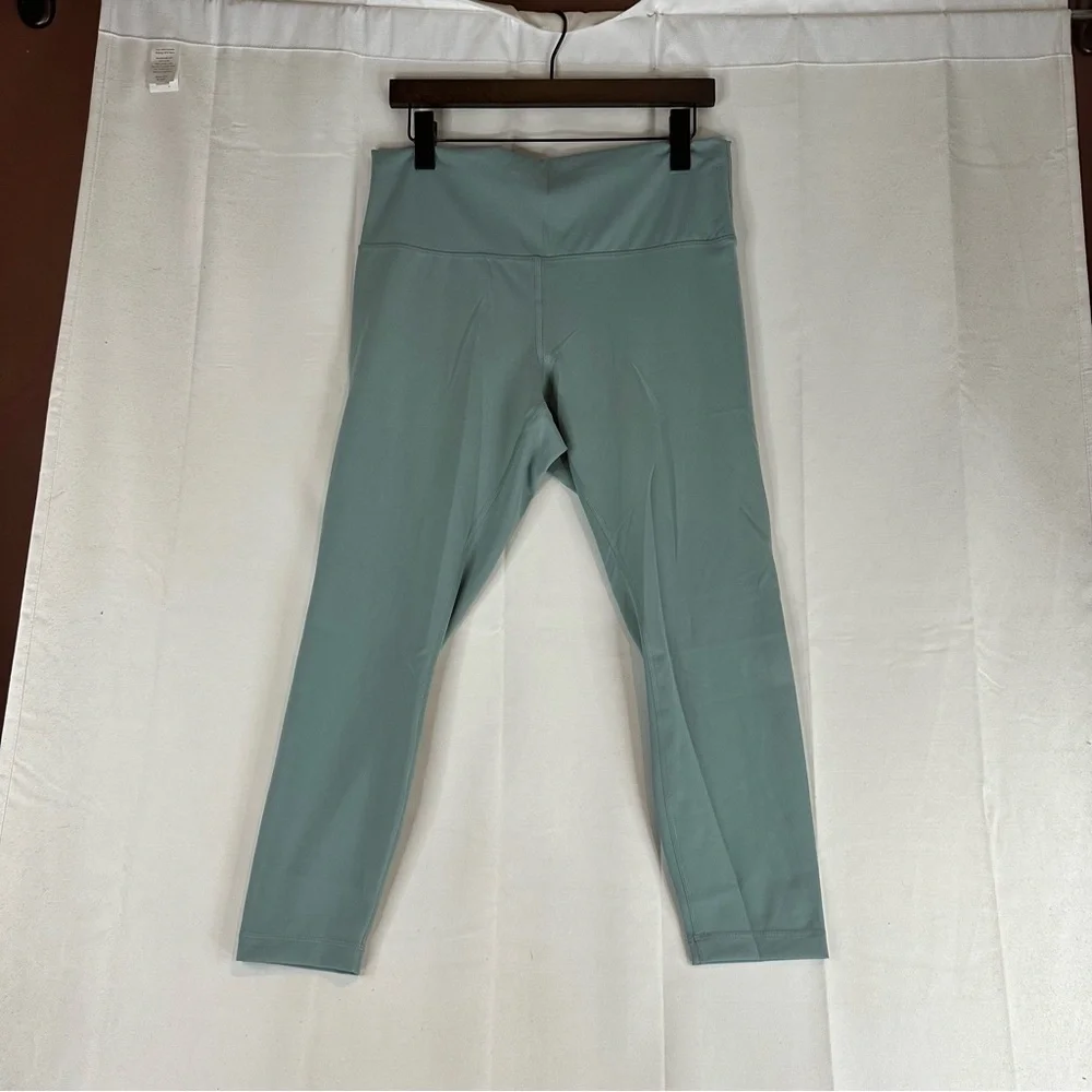 LULULEMON Women’s Size 14 Leggings Tights Crop Length High Rise Fit Athletic
